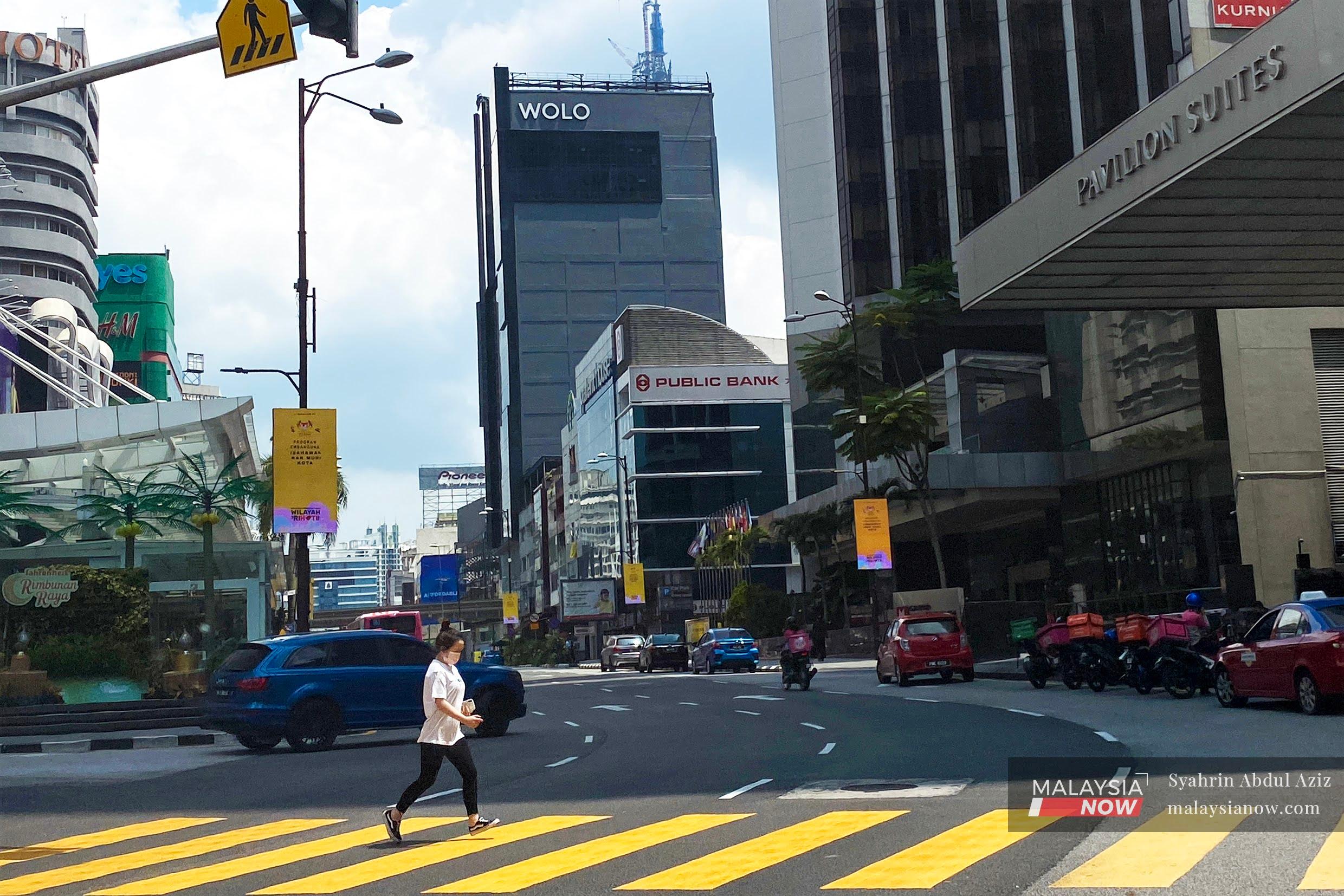 Suasana bandar Kuala Lumpur  sepanjang sekatan pergerakan penuh yang dilaksanakan awal bulan lalu.