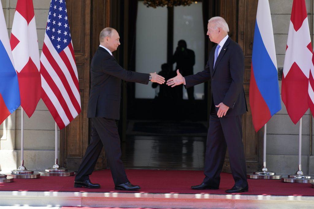 US President Joe Biden and Russian President Vladimir Putin meet at the Villa la Grange in Geneva, Switzerland, June 16. Photo: AP