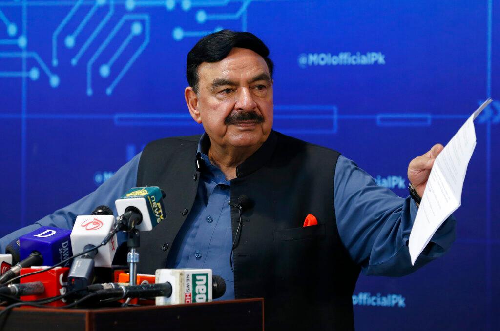 Pakistan's Interior Minister Sheikh Rashid Ahmad gestures during a press conference regarding the abduction of the daughter of Afghan ambassador to Pakistan, in Islamabad, Pakistan, July 18. Photo: AP