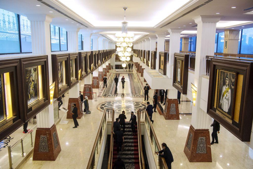 Suasana ruang legar Bangunan Parlimen ketika sidang khas Dewan Rakyat yang bermula 26 Julai lalu. Gambar: Bernama