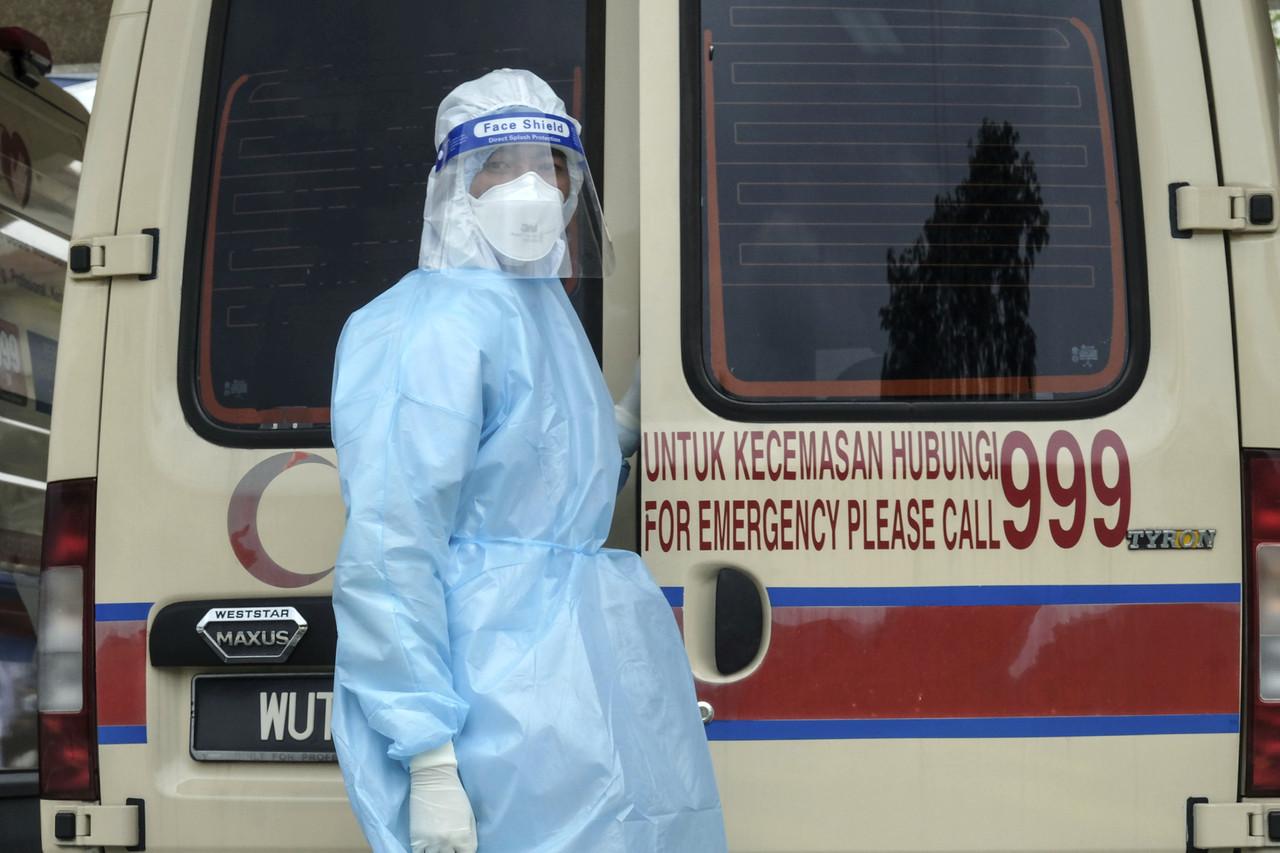 Authorities say the number of new Covid-19 cases has become less relevant in determining transition to the next phase of the National Recovery Plan as the majority of cases are asymptomatic or mildly symptomatic. Photo: Bernama