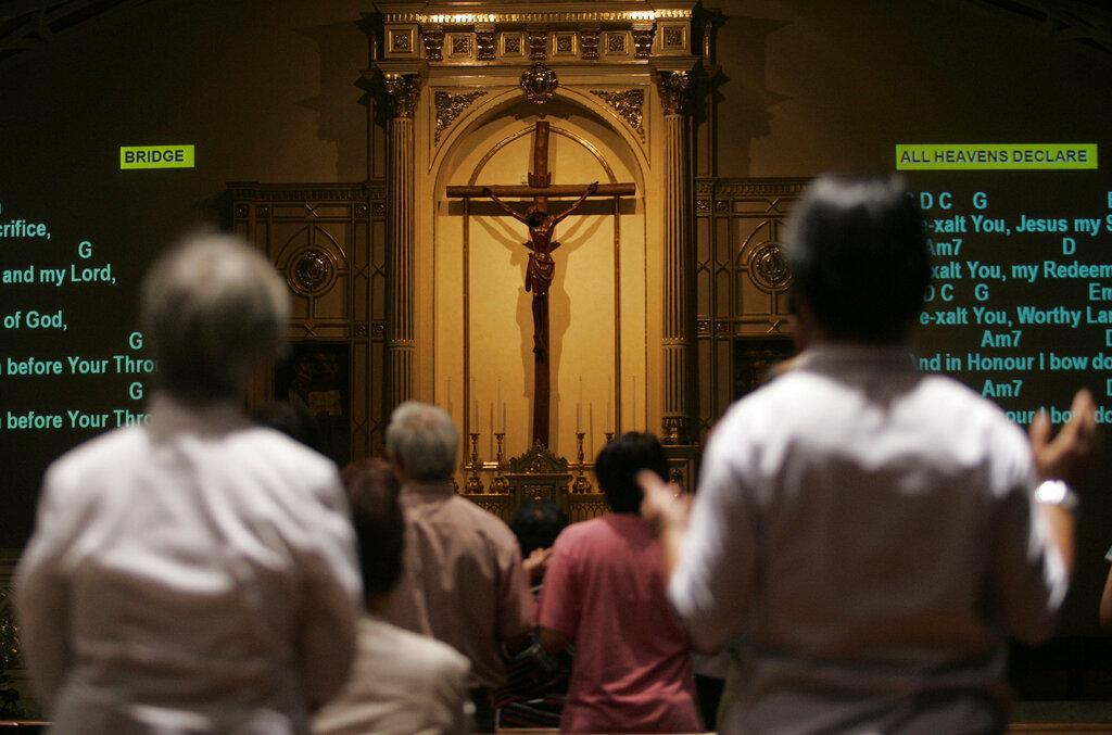 Christians pray at a church in Petaling Jaya in this Jan 8, 2010 file photo. Photo: AP