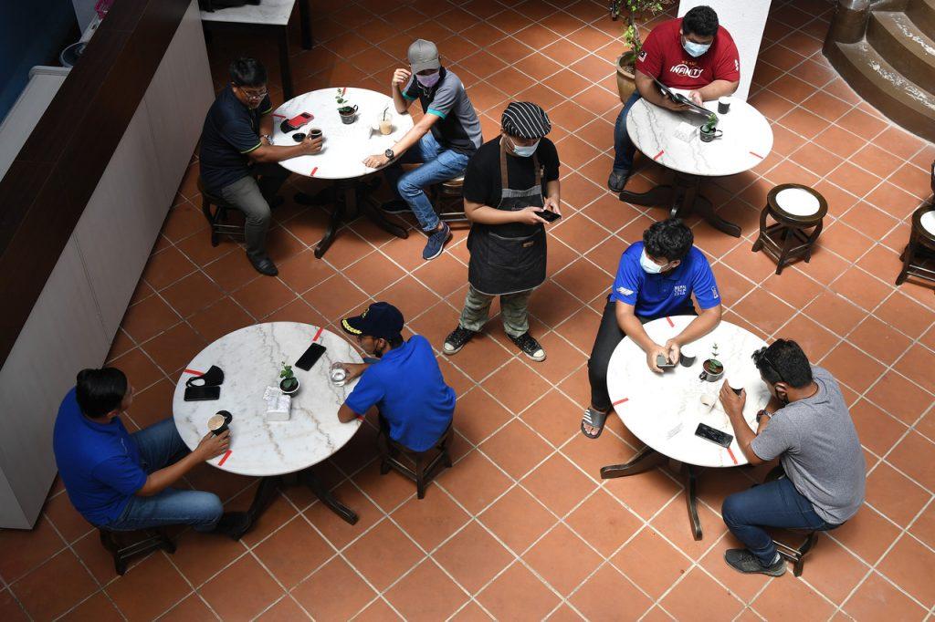 Dine-in activities will be banned for a week from Aug 22 in Sarawak's southern districts. Photo: Bernama