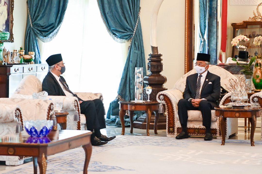 Prime Minister Ismail Sabri Yaakob with Yang di-Pertuan Agong Sultan Abdullah Sultan Ahmad Shah during an audience at Istana Abdulaziz in Kuantan this morning.