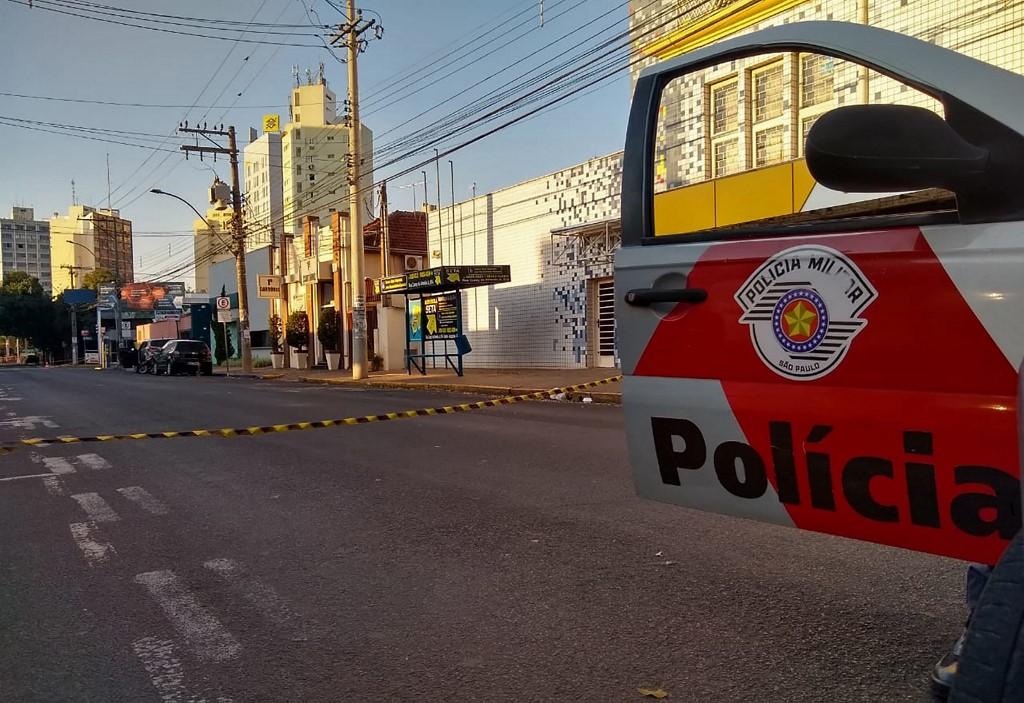 A police vehicle seen in a cordoned-off street after a bank robbery in Aracatuba, a city some 520km from Sao Paulo, Brazil, on Aug 30. Photo: AFP