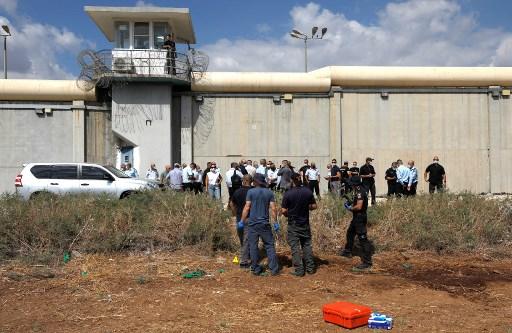 Israeli security personnel search for evidence outside the Gilboa Prison in northern Israel after six Palestinians broke out, on Sept 6. Photo: Reuters