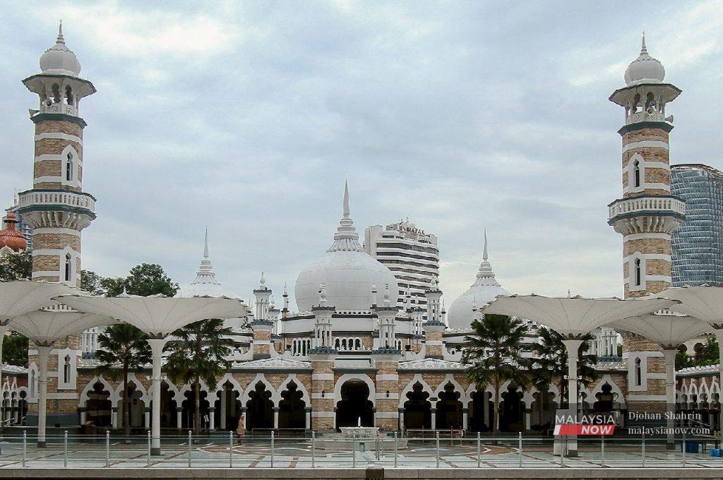 Masjid Jamek Kuala Lumpur. Projek rintis jadikan masjid sebagai tempat perlindungan wanita dimulakan bagi menangani kes perceraian di negeri itu.