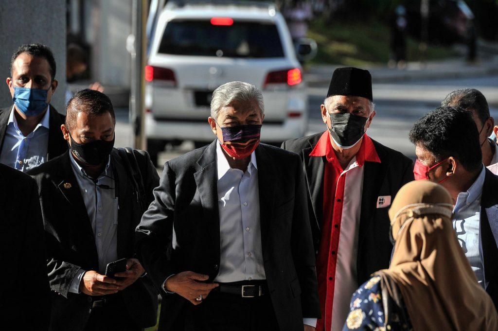 Presiden Umno Ahmad Zahid Hamidi di Mahkamah Tinggi semalam. Gambar: Bernama
