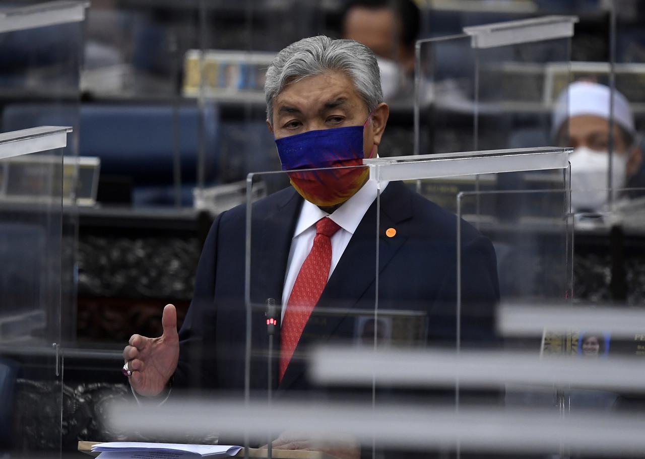 Umno president Ahmad Zahid Hamidi speaks at the Dewan Rakyat today. Photo: Bernama