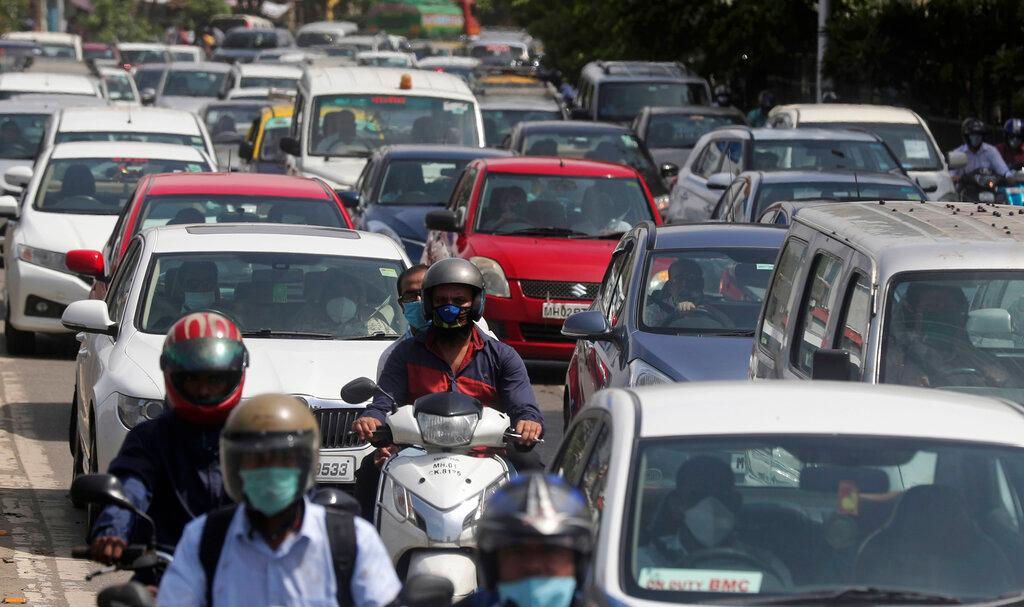 Traffic is seen on the road in Mumbai, India, June 8, 2020. India is home to some of the noisiest cities in the world, as rickshaws, buses, taxis, weaving motorbikes and private cars fight for space on the traffic-clogged roads. Photo: AP