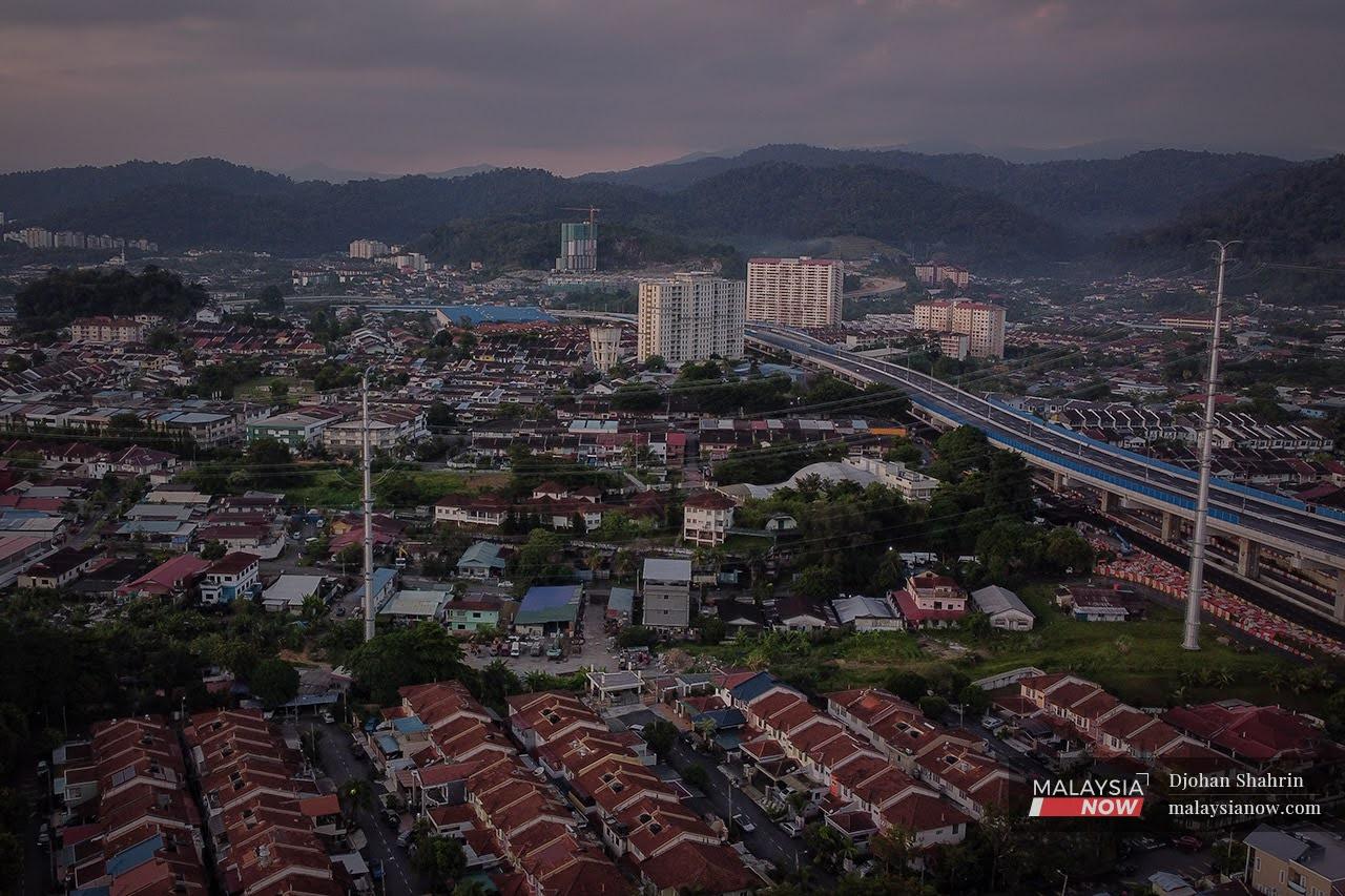 Pemandangan dari udara kawasan perumahan di Lembah Klang.