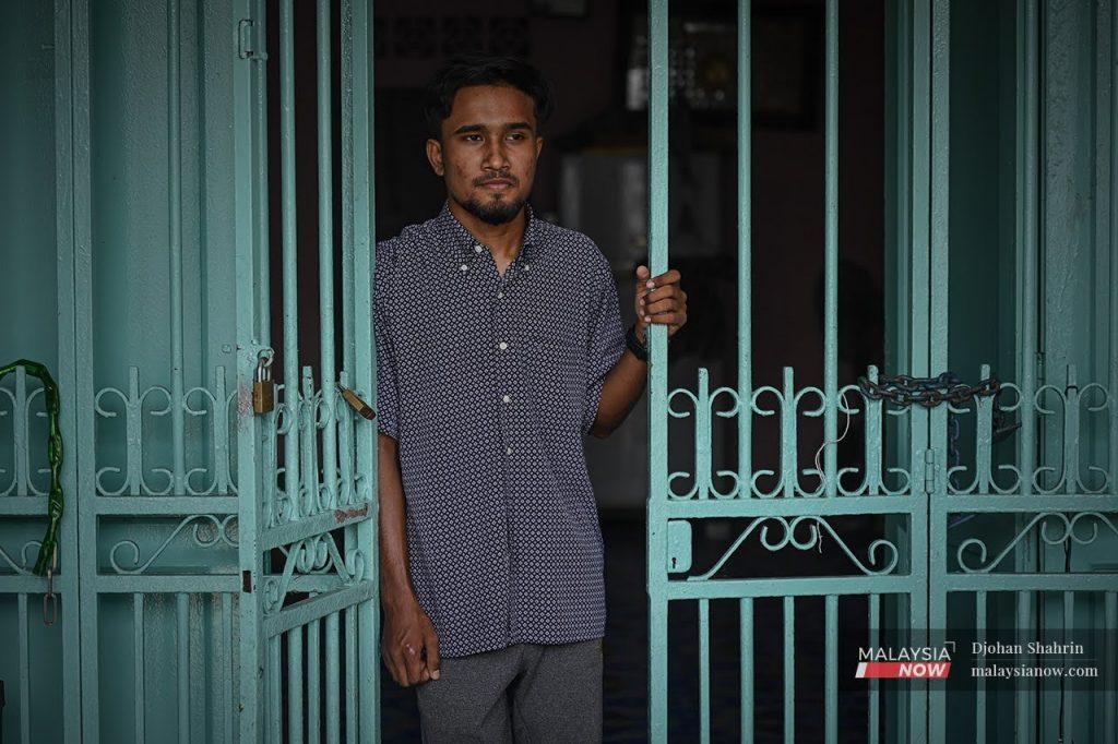 Kasim lahir dan tinggal di Klang, Malaysia, namun hanya memiliki kad UNHCR dan sijil kelahiran yang mengatakan dia bukan warganegara.
