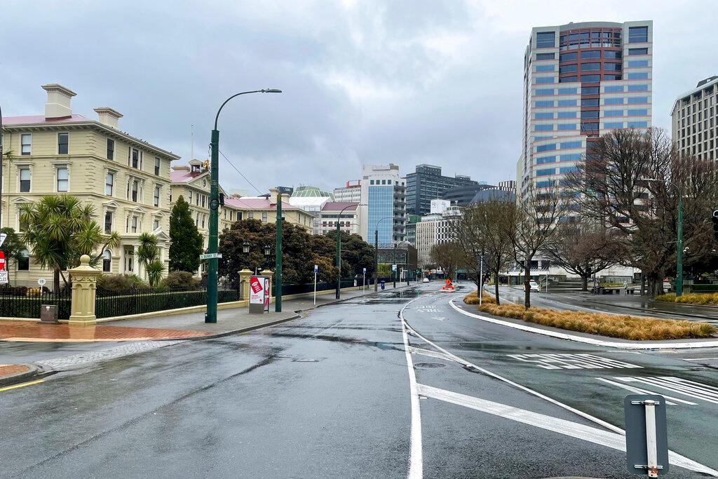 The streets are nearly empty in the central business district of Wellington, New Zealand, Aug 27. About 2.4 million New Zealanders have so far been fully vaccinated. Photo: AP