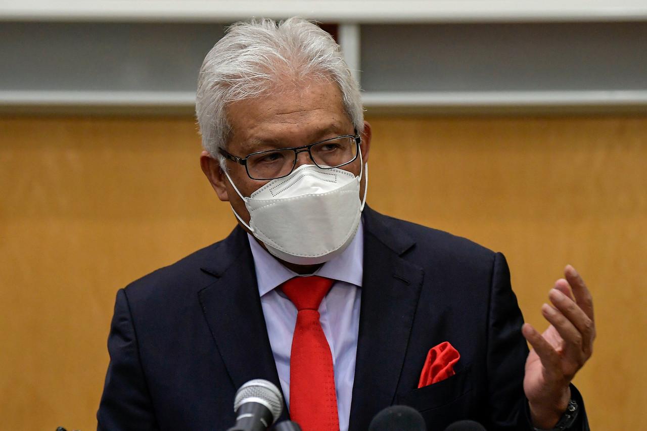 Home Minister Hamzah Zainudin. Photo: Bernama