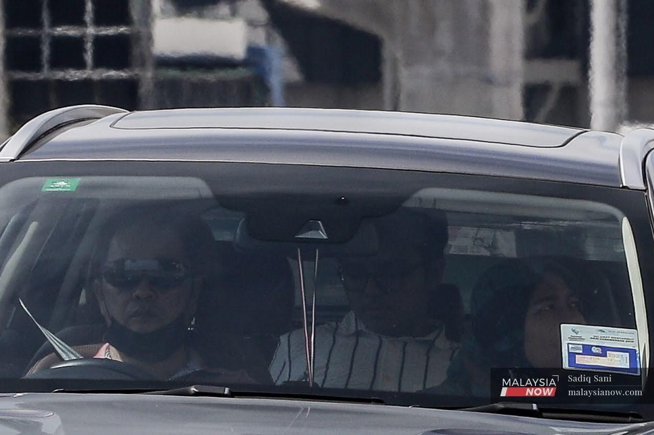 Penumpang dan pemandu perlu melengkapkan vaksinasi Covid-19 bagi membolehkan mereka merentas negeri.