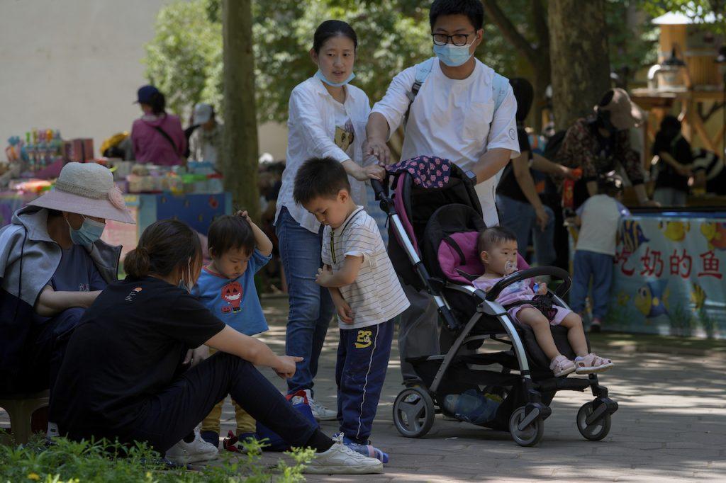 China's draft family education promotion law, which will be reviewed at the NPC Standing Committee session this week, urges parents to arrange time for their children to rest, play, and exercise. Photo: AP