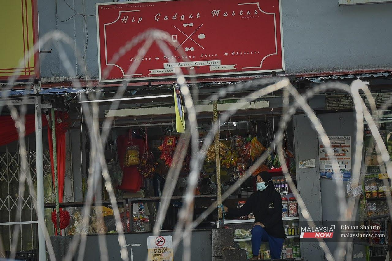 Hampir 870,000 individu hilang pendapatan akibat pandemik Covid-19 pada tahun ini.