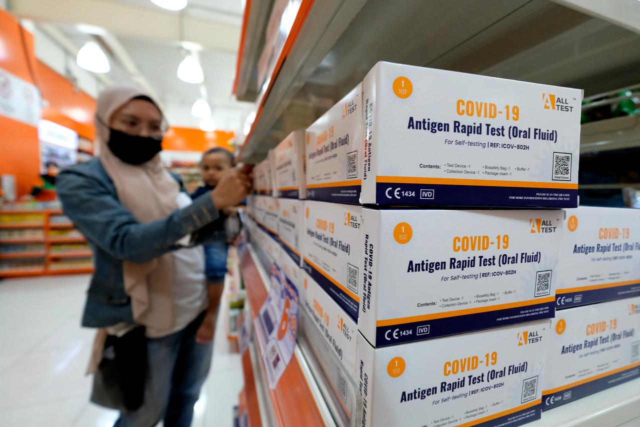 Covid-19 self-test kits are now available for as low as RM6.90 a unit. Photo: Bernama