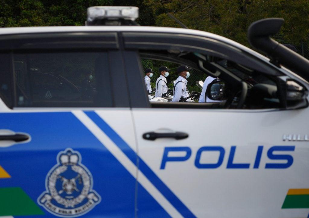 Polis Kulai berkata pelajar Tingkatan Lima itu mengalami kecederaan selepas terjun dari tingkat empat bangunan sekolah. Gambar: Bernama