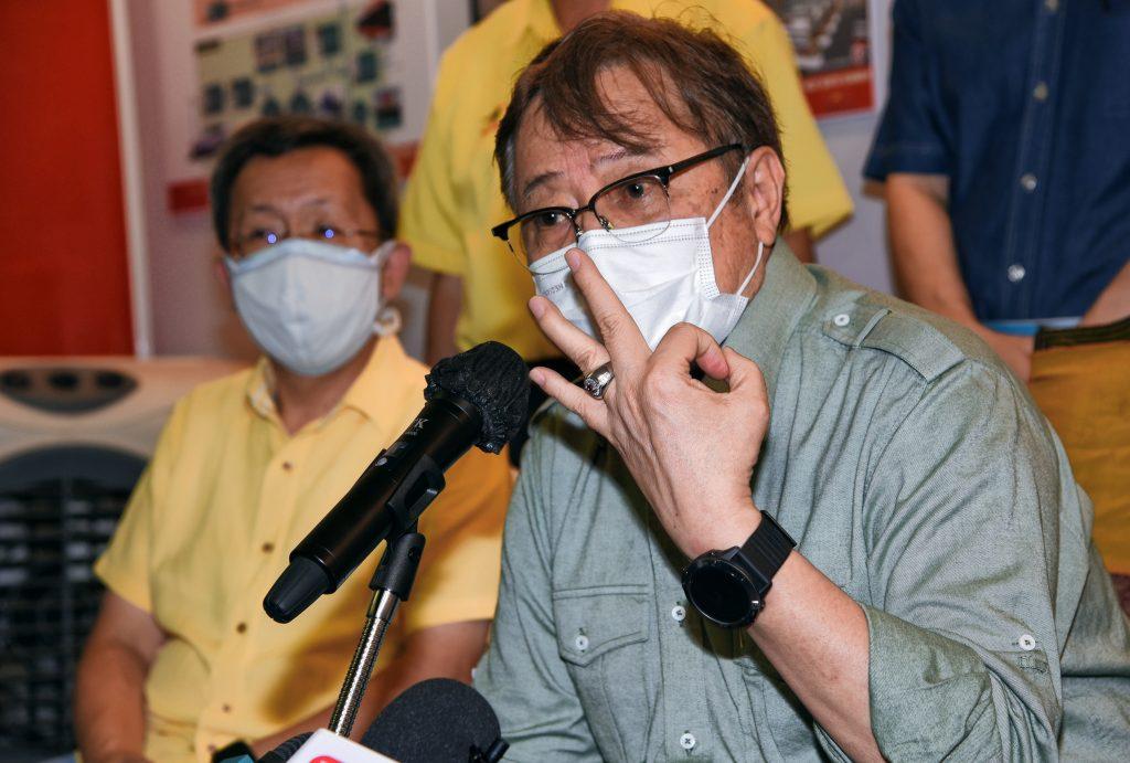 Pengerusi GPS Abang Johari Openg ketika bercakap mengenai PRN Sarawak hari ini. Gambar: Bernama