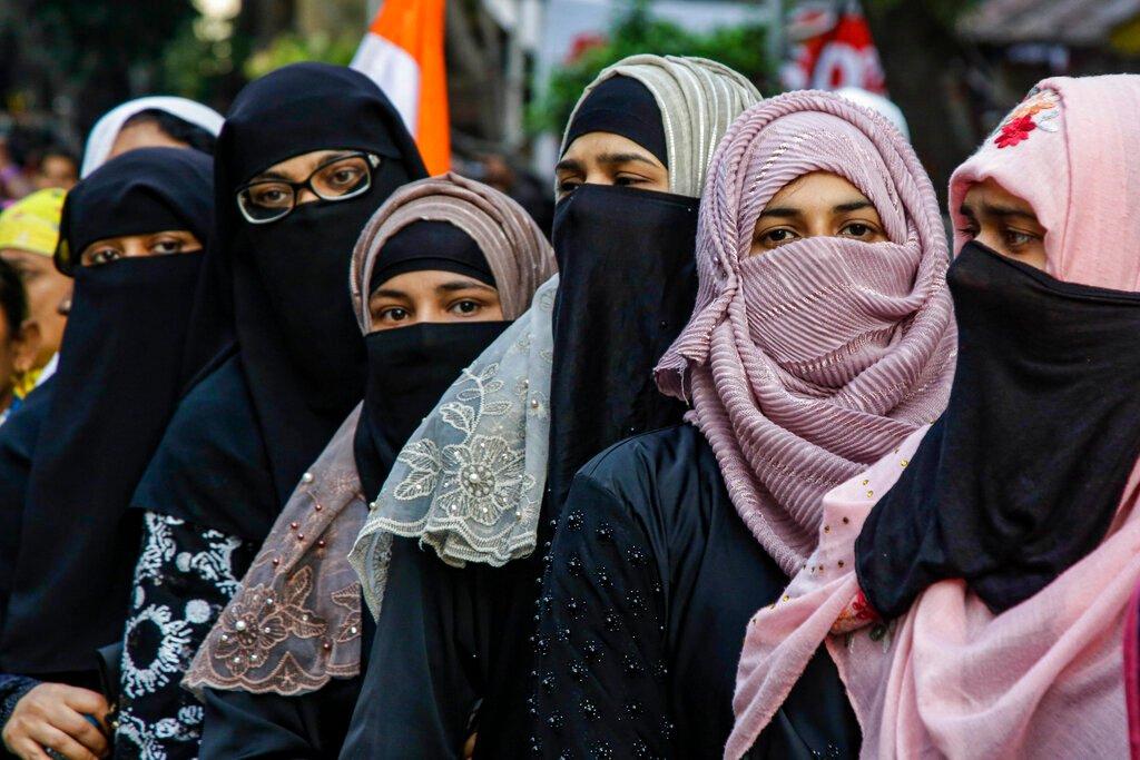 india-women-muslims-AP-100721