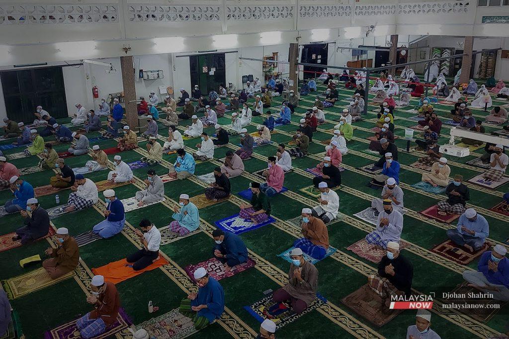 The Selangor Islamic Religious Council says the sultan has decreed that Islam must not be used as a political tool by any party in the state, especially in suraus and mosques.