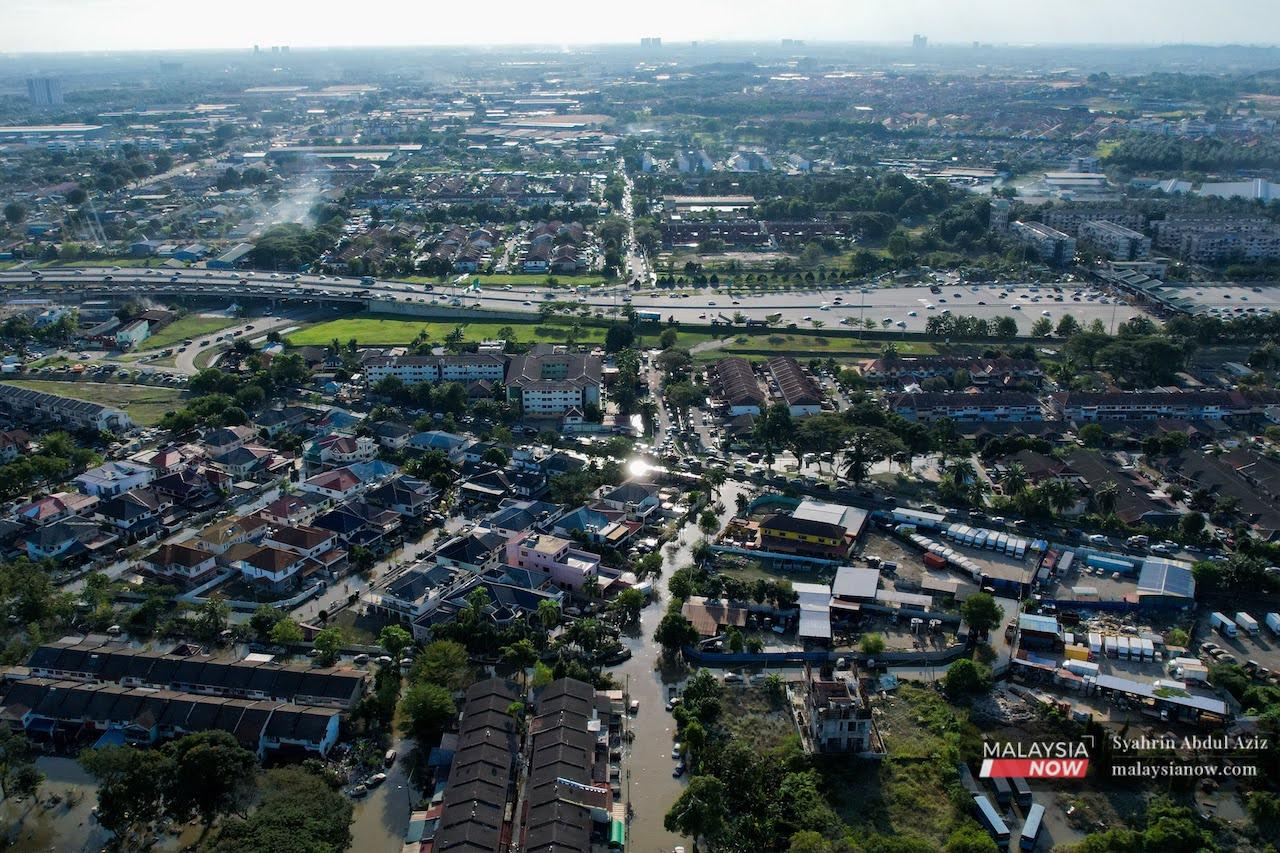 An aerial view of the floods that hit Taman Sri Muda in Shah Alam.