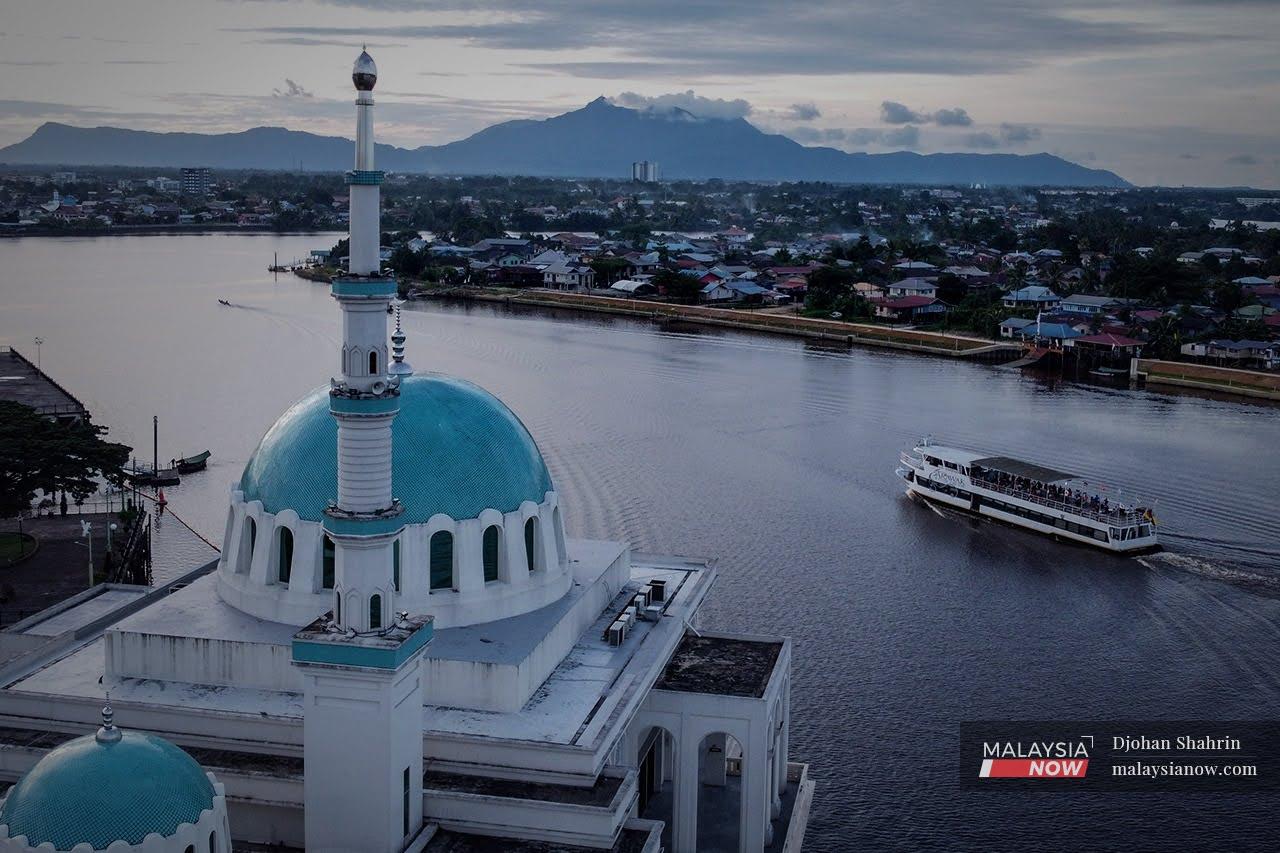 Waterfront-Kuching-Sarawak
