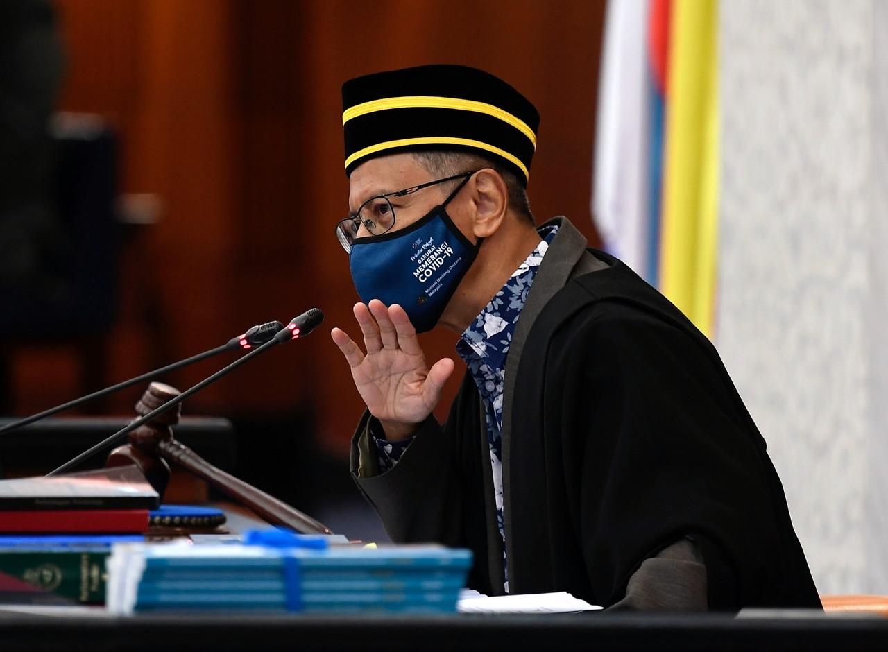 Dewan Rakyat Speaker Azhar Harun at the special meeting of the fourth term of the 14th Parliament at the Parliament building today. Photo: Bernama