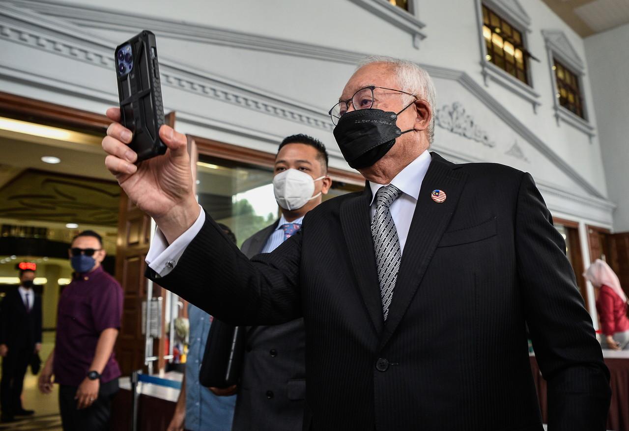 Former prime minister Najib Razak arrives at the Kuala Lumpur court complex today. Photo: Bernama