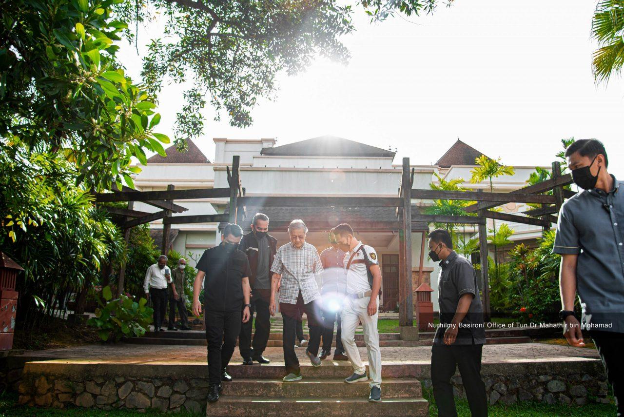 Former prime minister Dr Mahathir Mohamad at the Putrajaya lake in a picture shared on his social media accounts today. Photo: Twitter