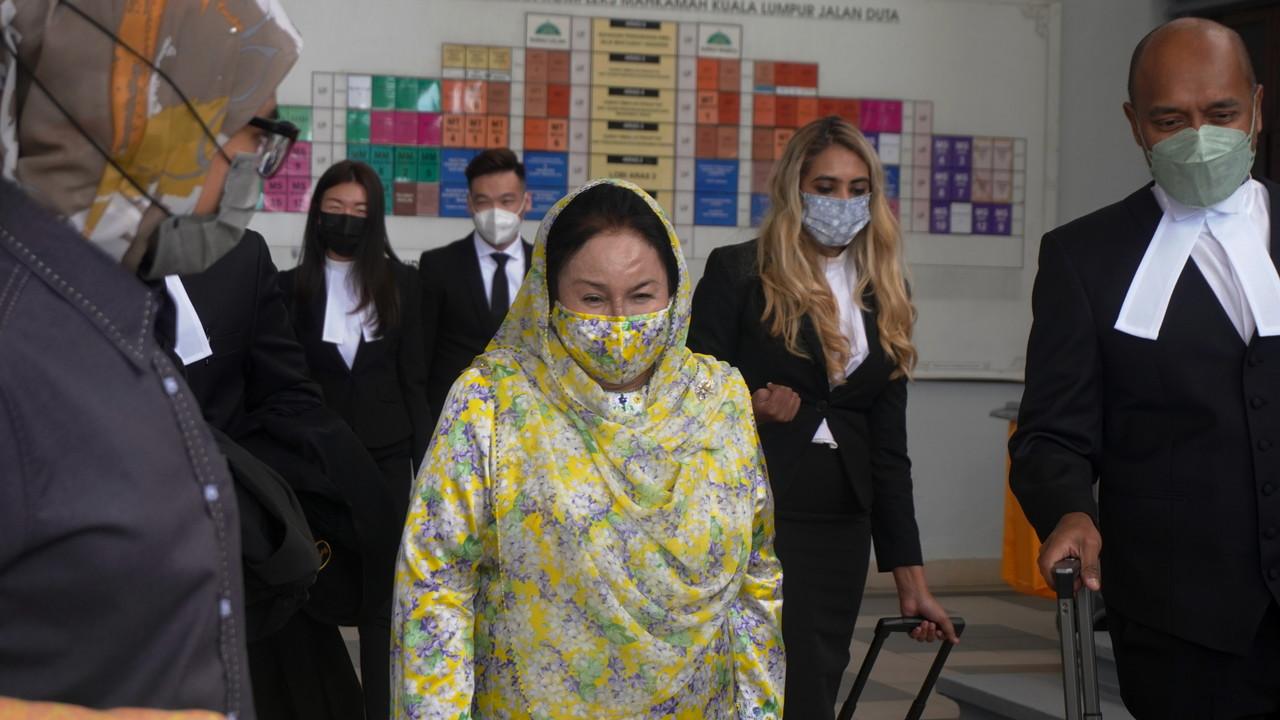 Rosmah Mansor leaves the Kuala Lumpur court complex in this picture taken yesterday. Photo: Bernama