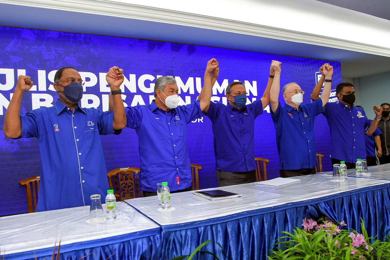 Barisan Nasional chairman Ahmad Zahid Hamidi (second left) with other BN leaders after announcing the coalition's candidates for the Johor state election in Johor Bahru today. Photo: Bernama