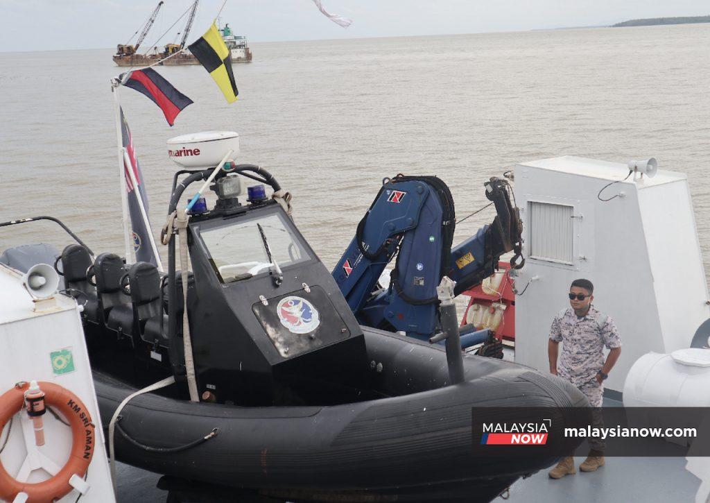 Pengawal pantai Malaysia memainkan peranan penting bagi memastikan keselamatan maritim negara.