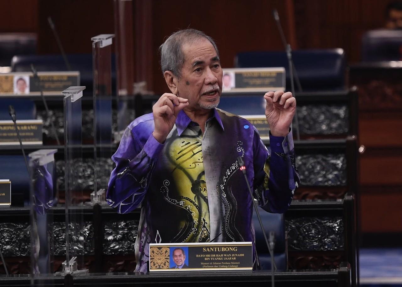 Minister in the Prime Minister's Department Wan Junaidi Tuanku Jaafar speaks in the Dewan Rakyat today. Photo: Bernama