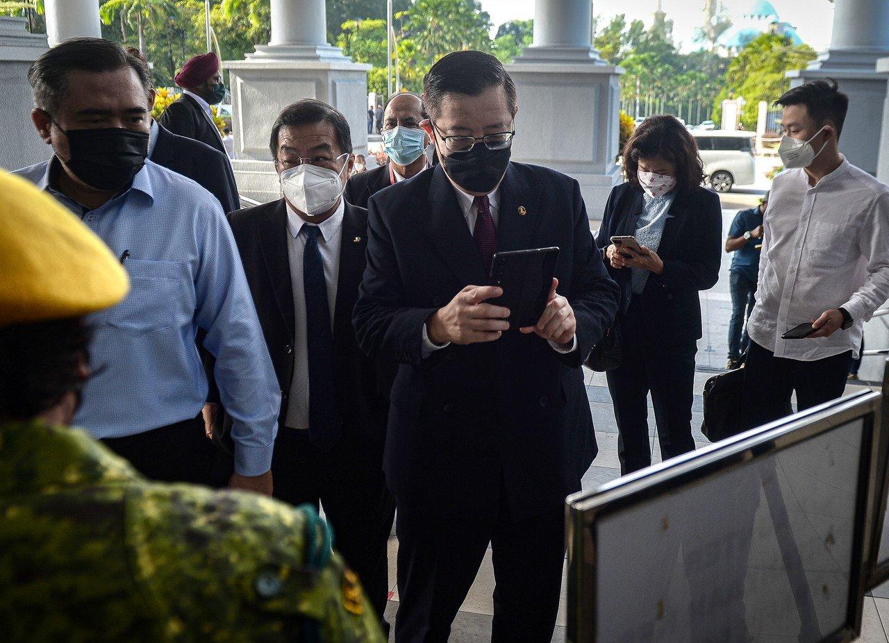 Former Penang chief minister Lim Guan Eng arrives at the Kuala Lumpur court complex today. Photo: Bernama