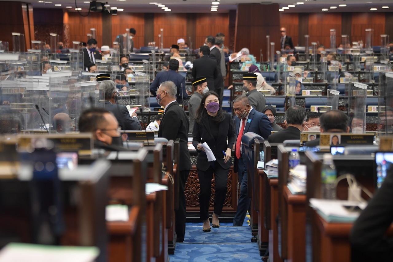 The scene in the Dewan Rakyat today after MPs voted against extending the enforcement of Subsection 4(5) of the Security Offences (Special Measures) Act 2012 (Sosma) for another five years. Photo: Bernama