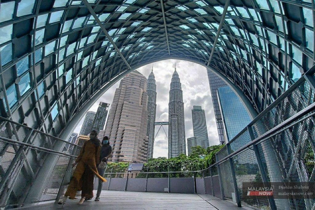 Moody’s Investors Service says Malaysia’s transition to the endemic phase of Covid-19 will, over time, support greater economic activity and private consumption in the country.