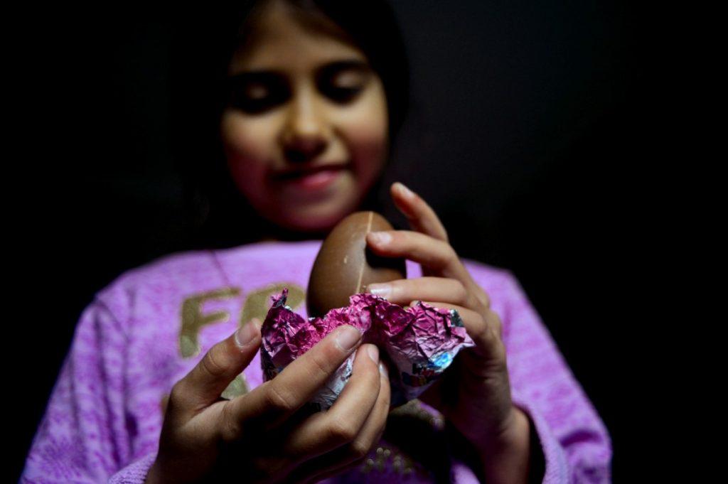 Kementerian kesihatan berkata tiada produk coklat berjenama Kinder yang terlibat dalam kes tercemar bakteria di Eropah masuk ke Malaysia. Gambar: AFP