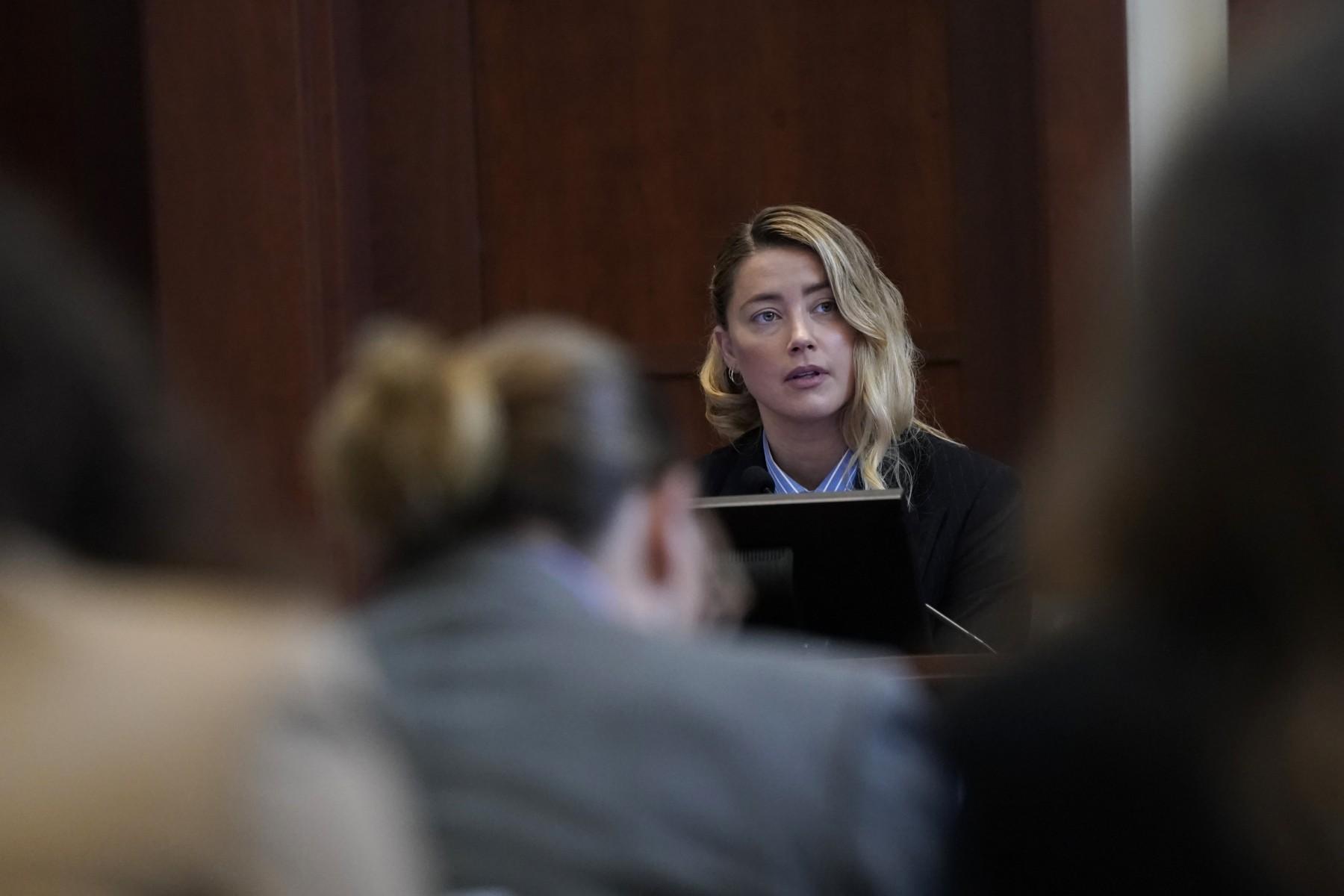 Actor Amber Heard testifies at Fairfax County Circuit Court during a defamation case against her by ex-husband, actor Johnny Depp in Fairfax, Virginia, on May 4. Photo: AFP