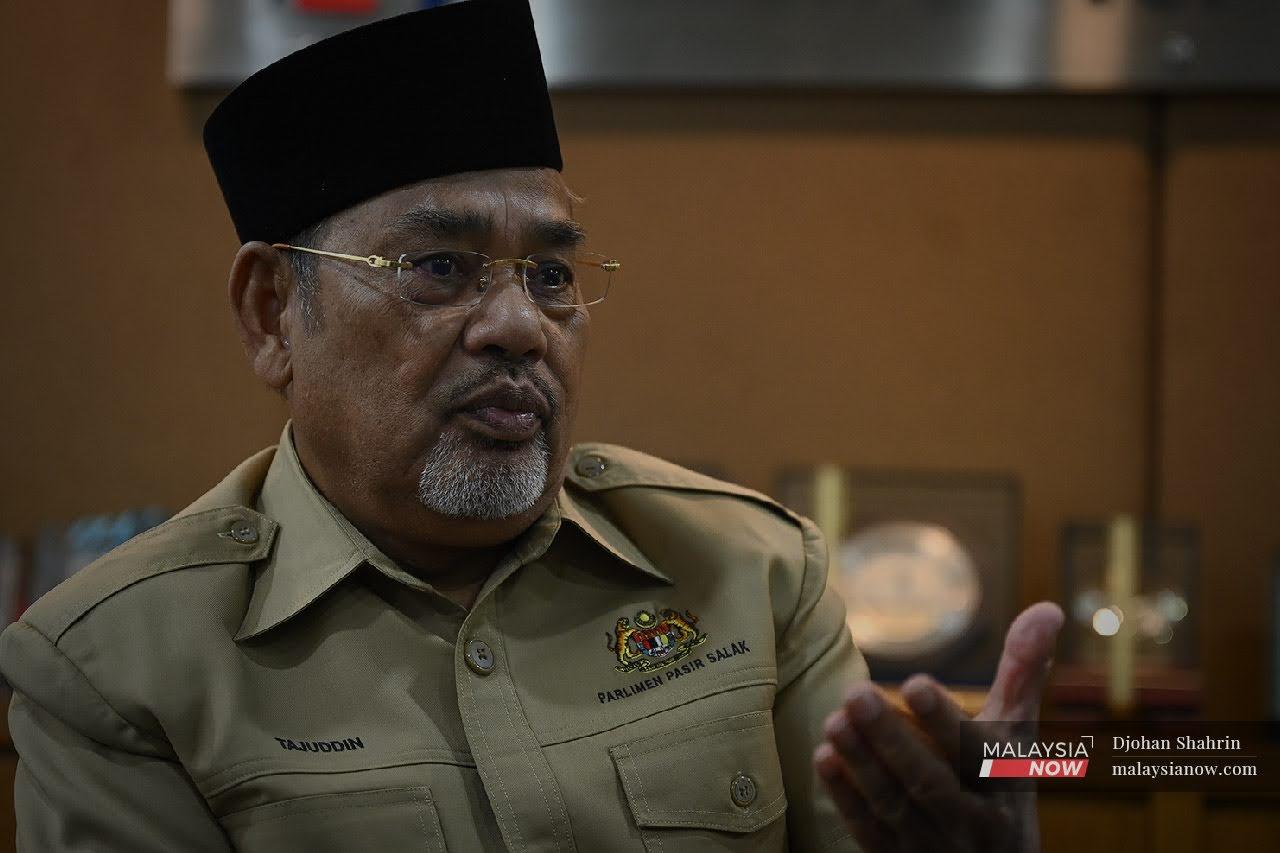 Ahli Parlimen Pasir Salak, Tajuddin Abdul Rahman.