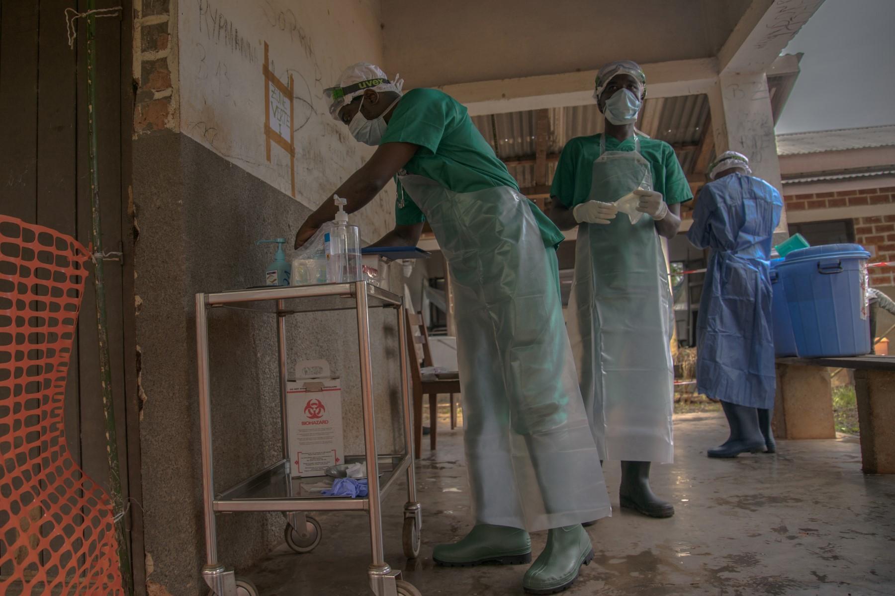 Medical staff wearing protective equipment enter the quarantine area of the centre of NGO Doctors Without Borders, in Zomea Kaka, in the Lobaya region, in the Central African Republic on Oct 18, 2018. Photo: AFP