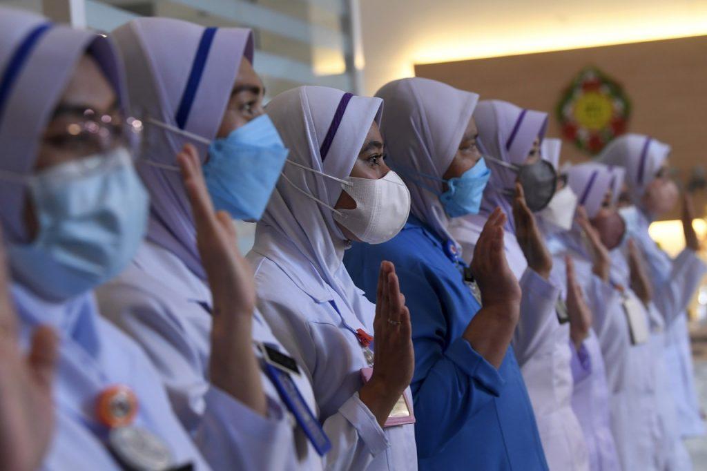 Jururawat menghadiri acara sempena Hari Jururawat Sedunia di Kuala Lumpur pada 12 Mei. Gambar: Bernama