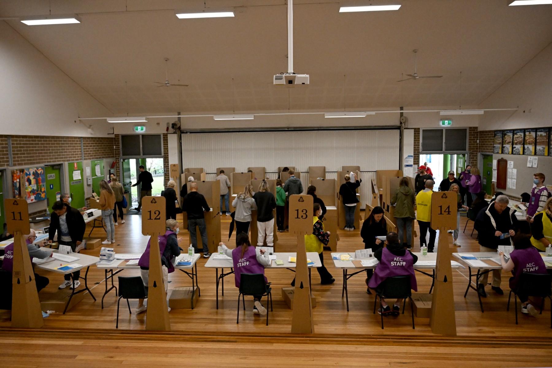Residents cast their votes at the Australian general elections in the Cook electorate of Sydney on May 21. Photo: AFP