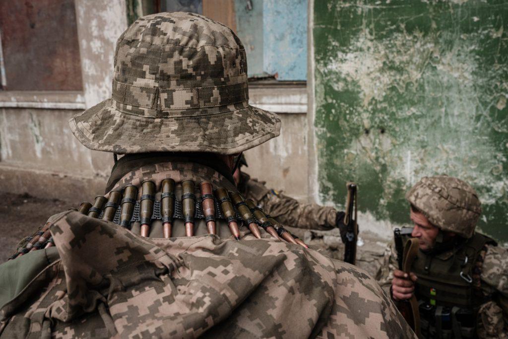 Ukrainian soldiers arrive at an abandoned building to rest and receive medical treatment after fighting on the front line for two months near Kramatorsk, eastern Ukraine on April 30. Photo: AFP