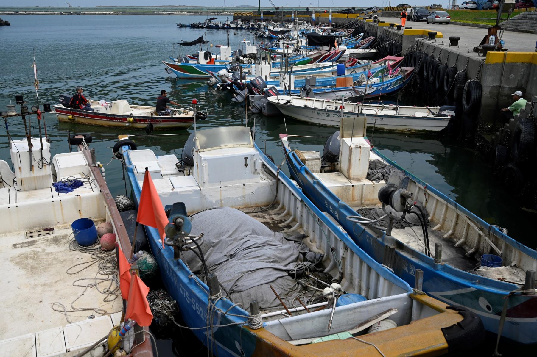 A fishing boat returns to the Xiaguzi Fishing Port in Bali district, in New Taipei City on May 16, 2020. Photo: AFP