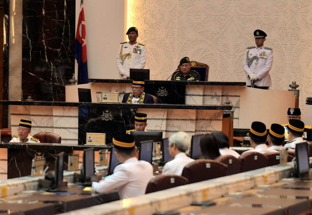 Sultan Johor Sultan Ibrahim Sultan Iskandar berucap ketika merasmikan sidang Dewan Undangan Negeri Johor di Kota Iskandar hari ini. Gambar: Bernama