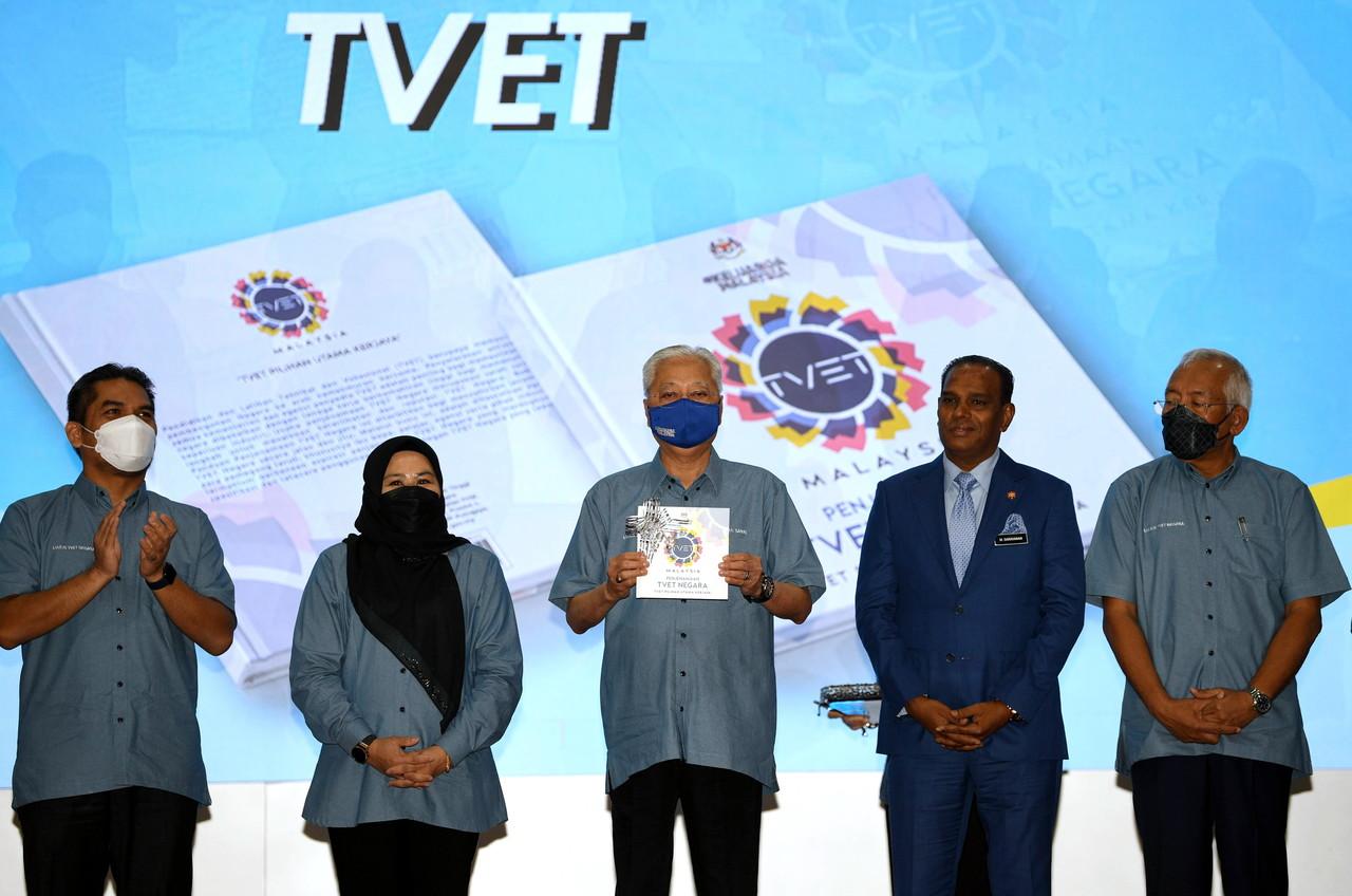 Prime Minister Ismail Sabri Yaakob (centre) officiates the National TVET Week 2022 in Shah Alam today. Photo: Bernama