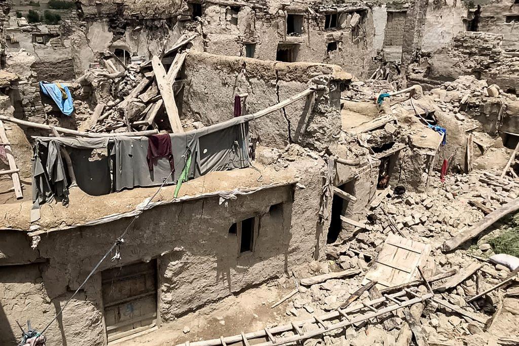 Rumah yang musna akibat gempa bumi di Gayan, Paktika pada 22 June. Gambar: AFP