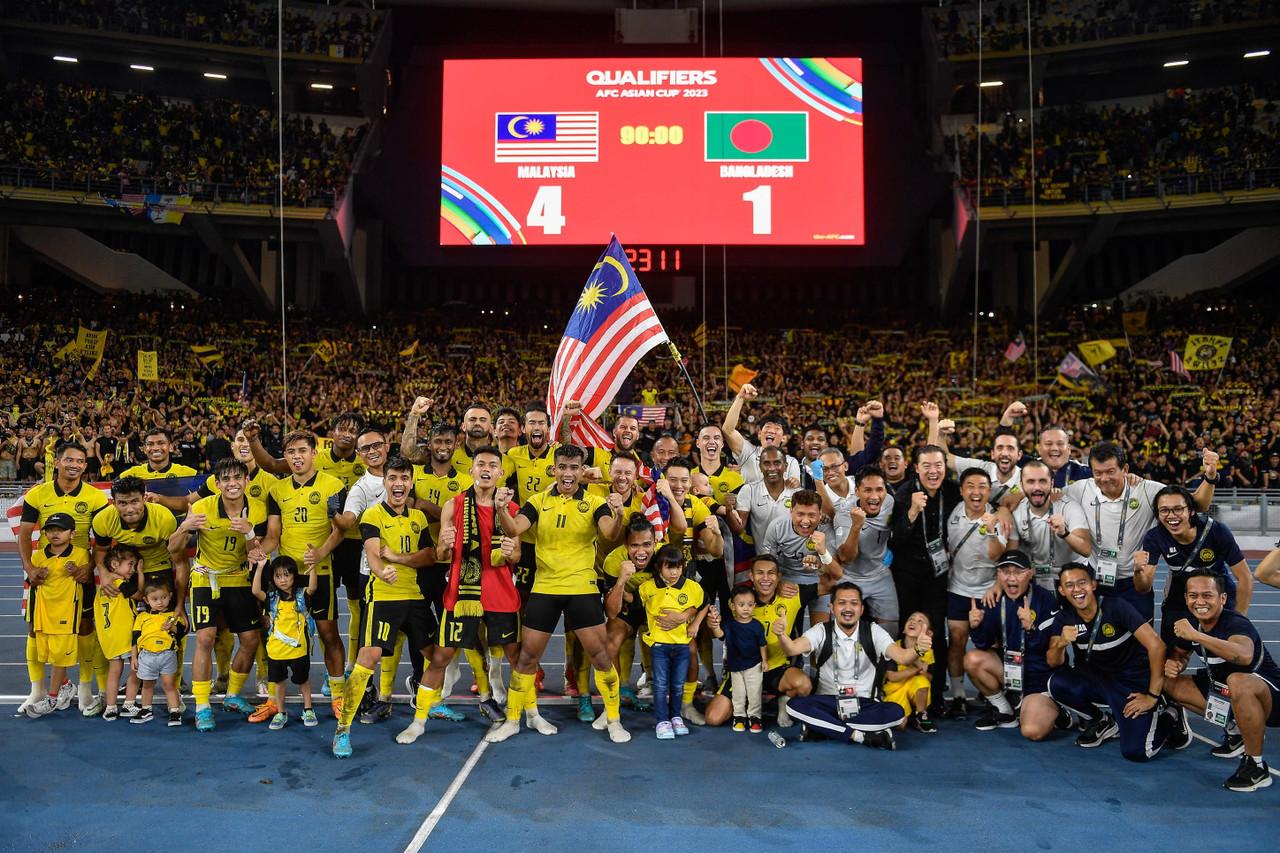 The Harimau Malaya national football team celebrate their 4-1 victory over Bangladesh at the final qualifying round for the Asia Cup 2023 at Stadium Bukit Jalil in Kuala Lumpur on June 14. Photo: Bernama